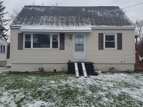 2nd image of 206 Dixon Dr