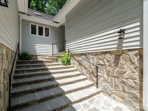 2nd image of 370 Flower Dr