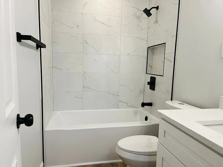 2141 Thompson Ave SE — Photo 10