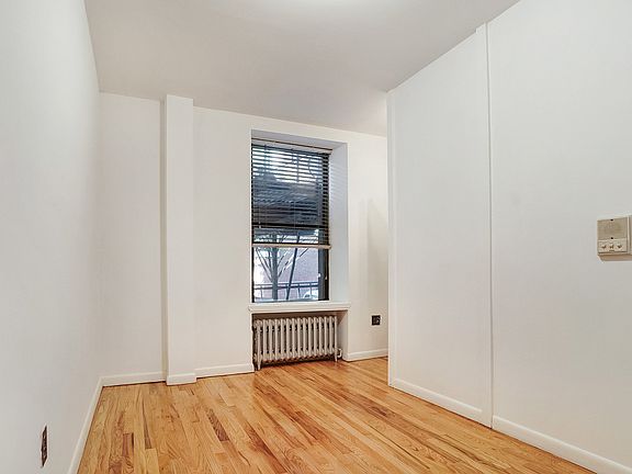 5th image of 310 W 95th St APT 2C