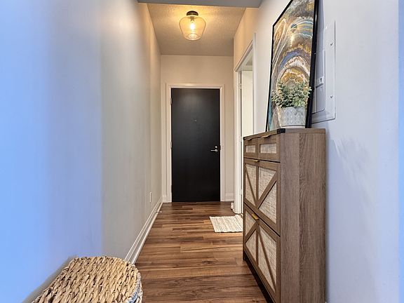 5th image of 18 Graydon Hall Dr #1903