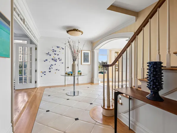 25 Central Park West image 5 of 14