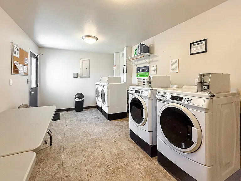 Latah Apartments — Photo 7