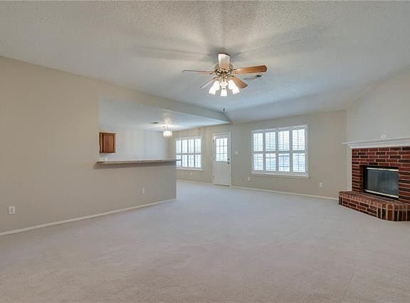 3rd image of 6715 Clear Creek Dr