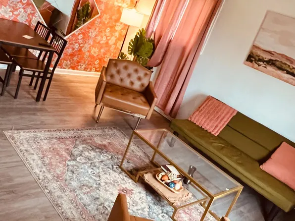 21940 Blackstone St, Oak Park, MI 48237