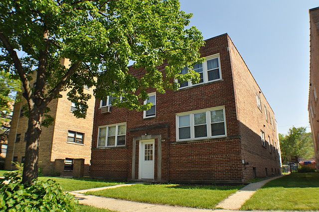 1st image of 2721 W Summerdale Ave APT 2E