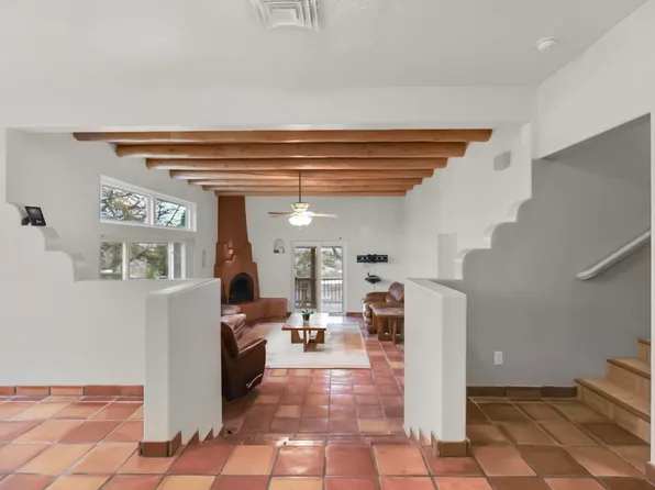 6440 Hoochaneetsa Blvd, Cochiti Lake, NM 87083