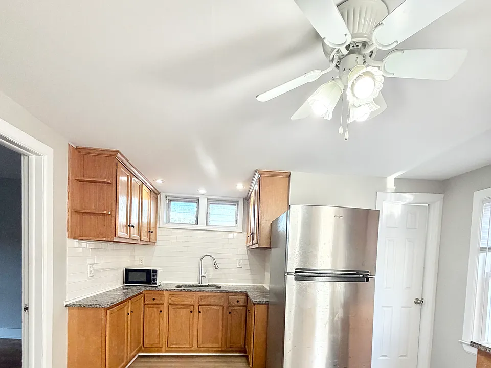 19 Brown St #3B