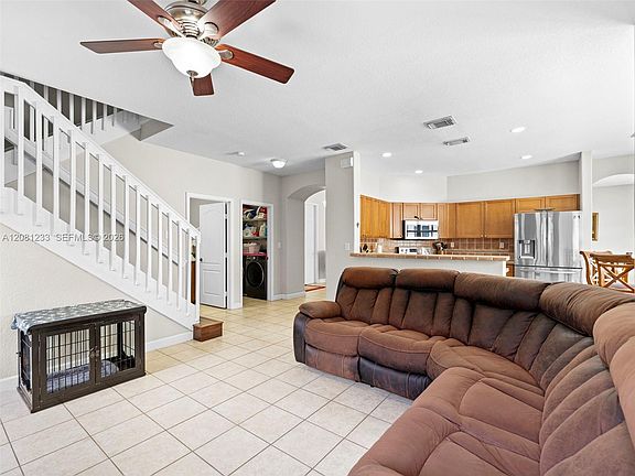 4th image of 15541 SW 21st Ter