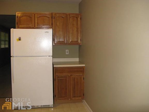 4th image of 2531 Delano Dr