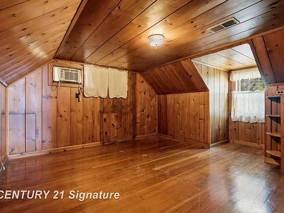 27th image of 1525 Beech St