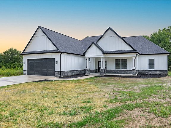 2nd image of 5427 Zachary Ln