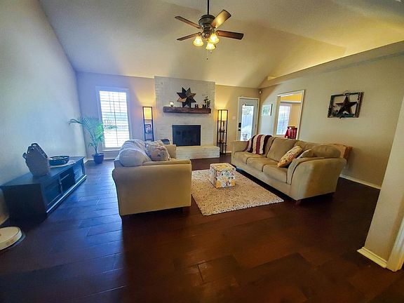 5th image of 3306 Oakmont Dr