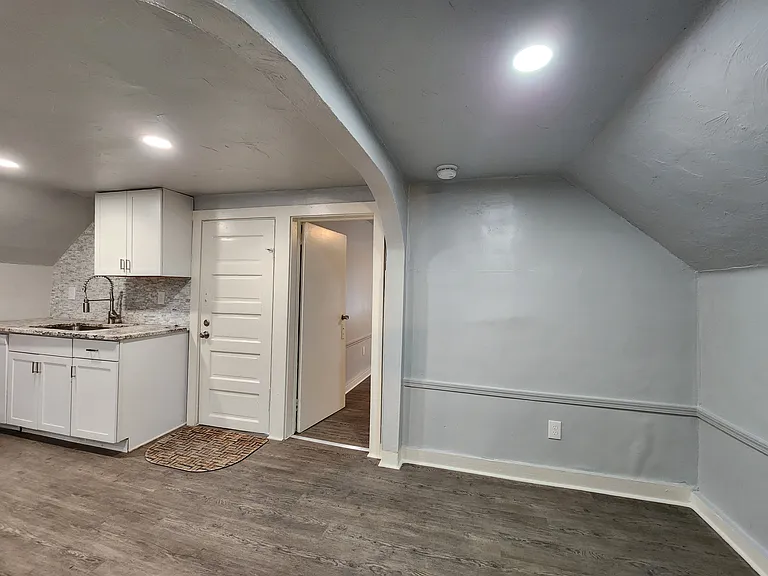 3415 Roehl Ave #2 — Photo 3