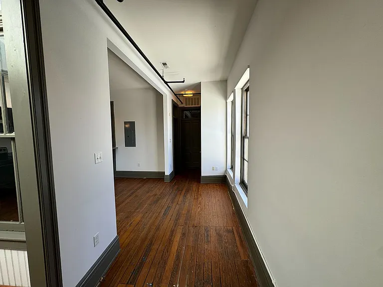 1100 Hull Street Apartments — Photo 10