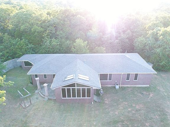 4th image of 14225 Country Dr