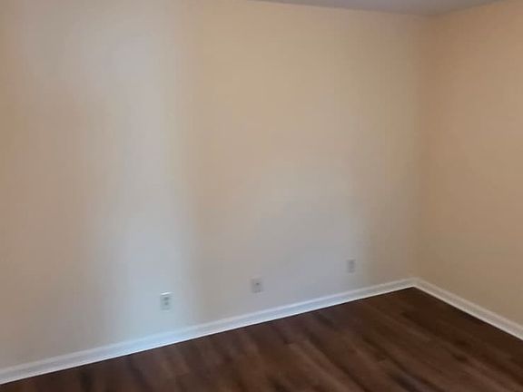 4th image of 919 S Ridge Ct Unit 155