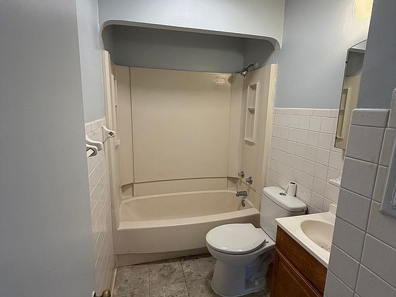 5th image of 5161 E 115th St