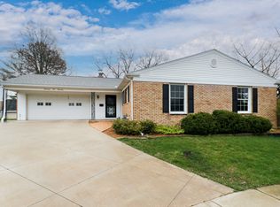 707 Bradley Dr, Bloomington, IL