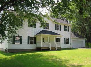 113 Greenleaf Dr, Newtonville, NY 12210