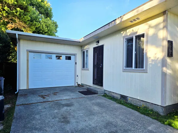 844 Keller Ave, Crescent City, CA 95531