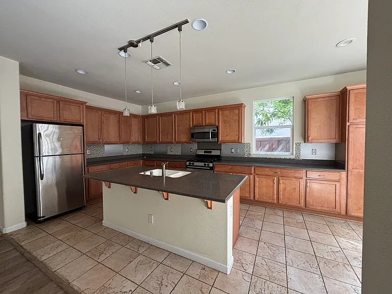 16959 Cobble Creek Way — Photo 6