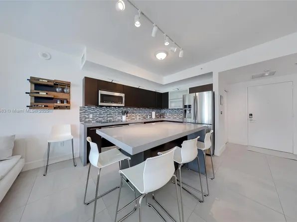 90 SW 3rd St APT 1514, Miami, FL 33130