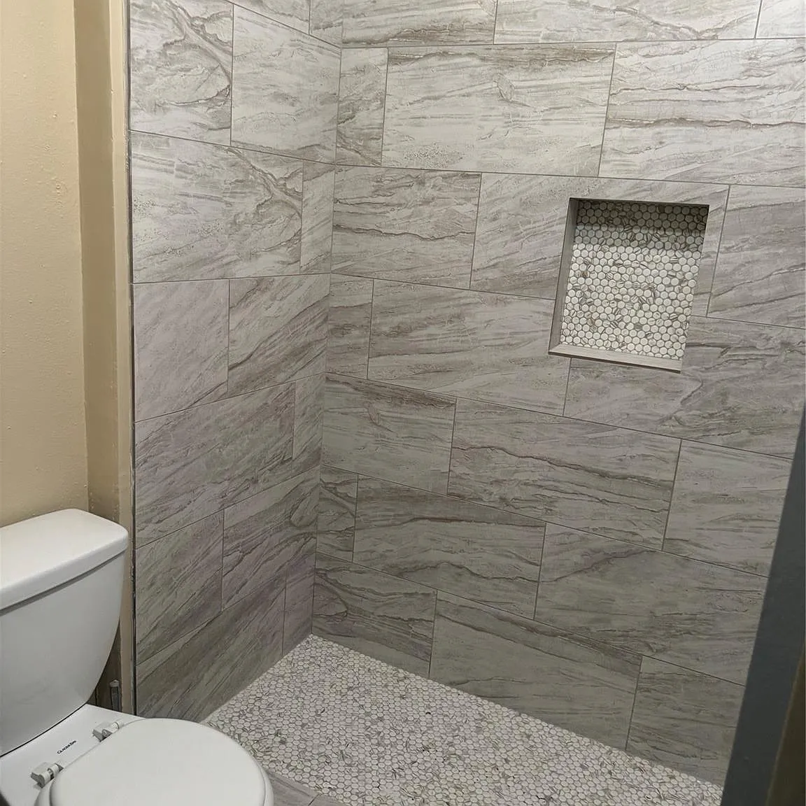 2 bed, 1.0 bath, 968 sqft, $1,600 — Photo 3