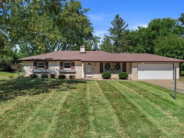 12112 West Chapman AVENUE, Greenfield, WI 53228