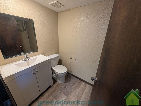 5th image of 16600 W 141st St
