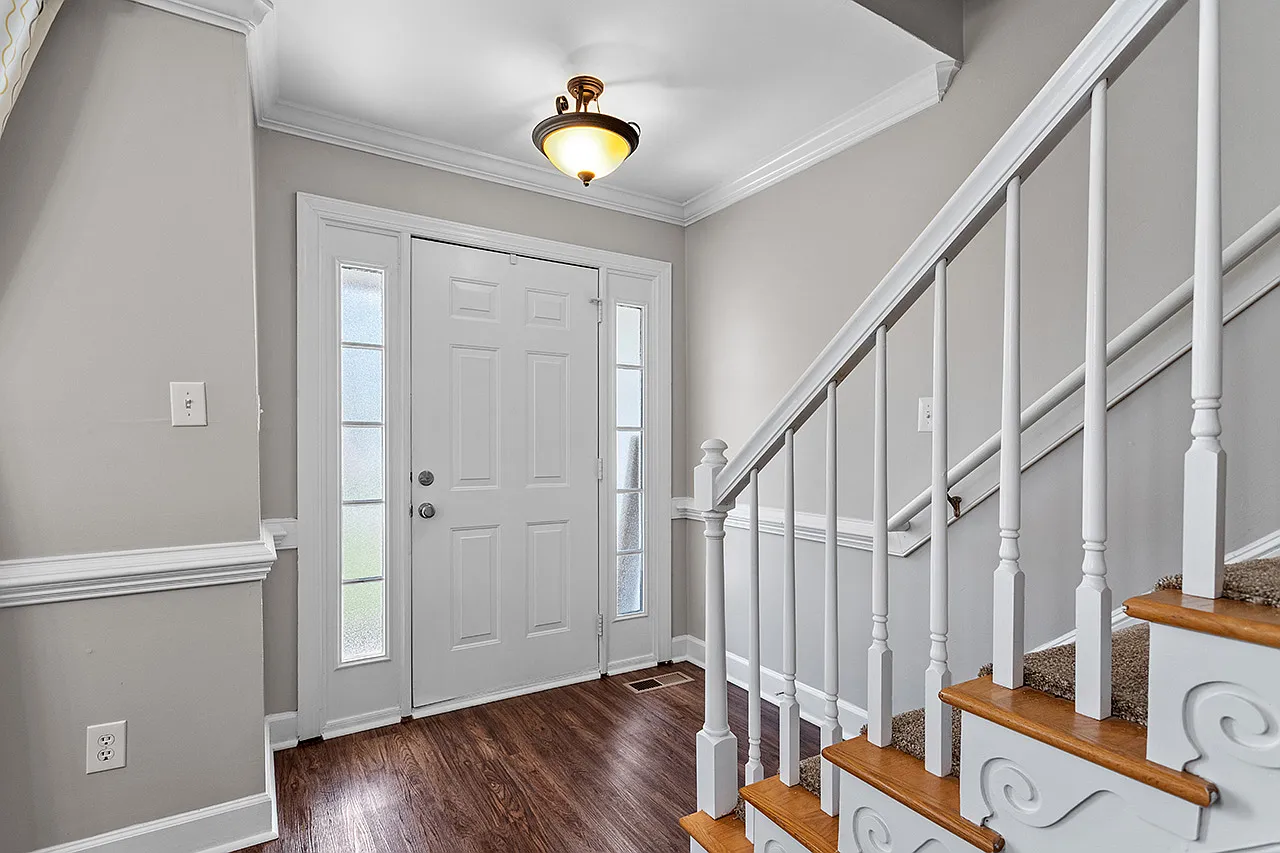 3 bed, 2.5 bath, 1954 sqft, $2,100 — Photo 4