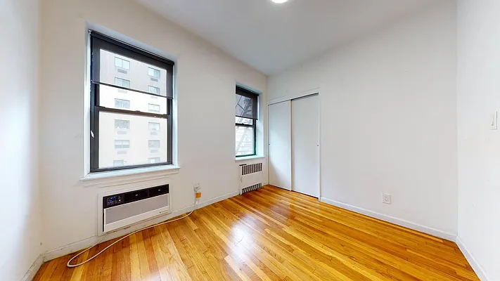 Rented by Bond New York | media 5