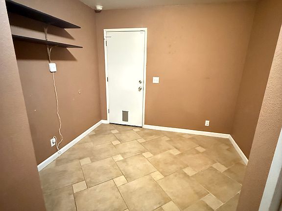 4th image of 1952 Hacienda Dr