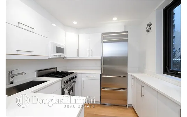 Rented by Douglas Elliman | media 26