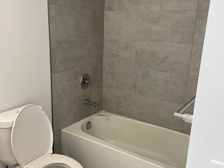 181 King St S #1009 — Photo 15