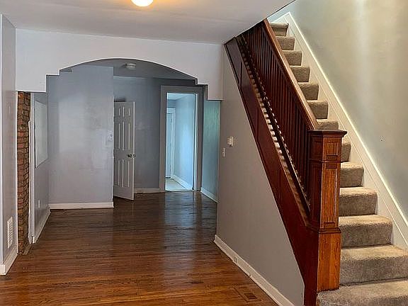 2nd image of 716 N Belnord Ave