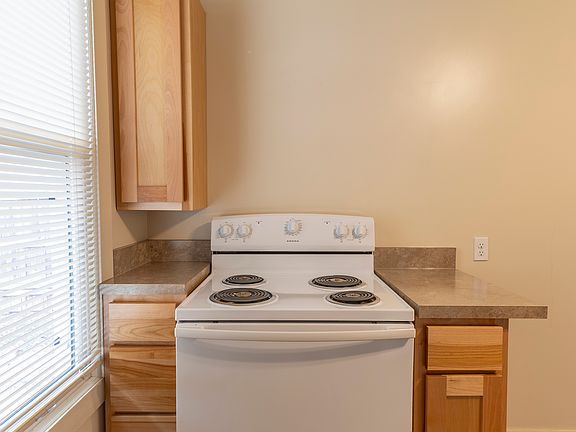 5th image of 6606 Ballard Ave
