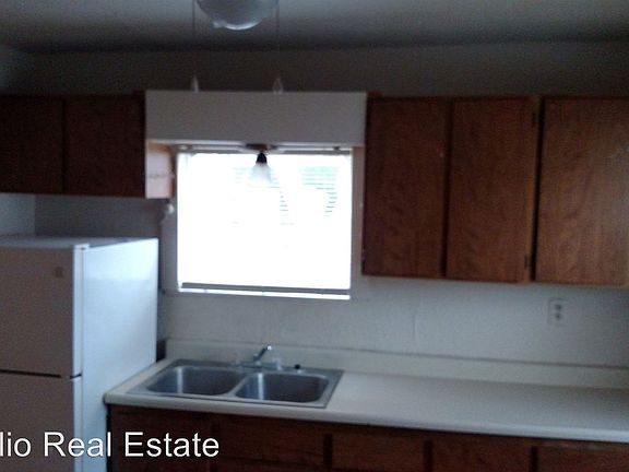 4th image of 107 W Hill Ave