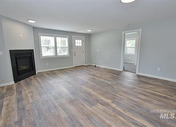 2nd image of 1823 Cleveland Blvd