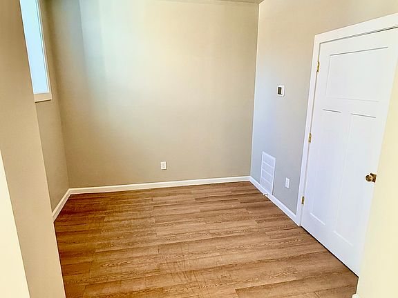 Office area or bonus space off dining area