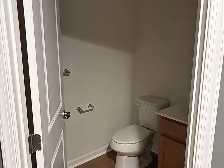 1155 Westminster Dr — Photo 15
