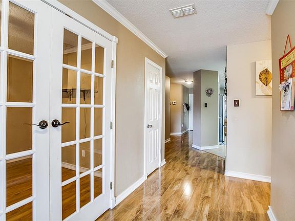 2nd image of 3912 Evergreen Ct