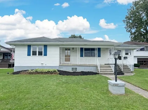 2303 Stadium Dr, Windber, PA 15963
