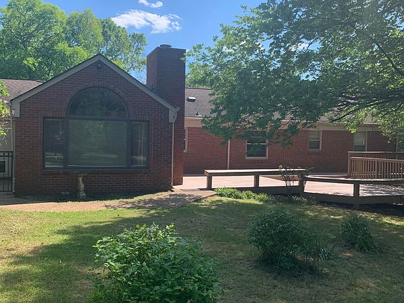 3rd image of 806 W Hillwood Dr