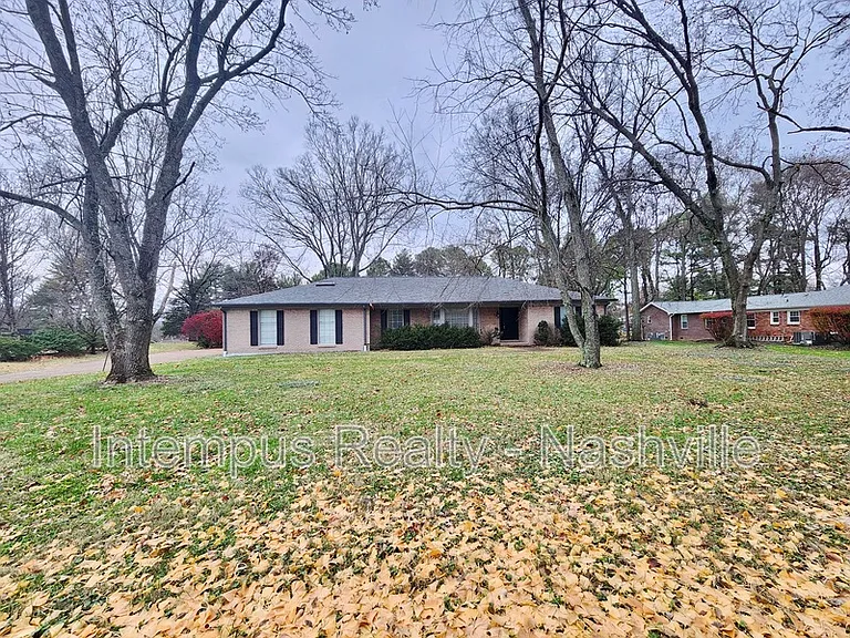 8124 Devens Dr — Photo 1