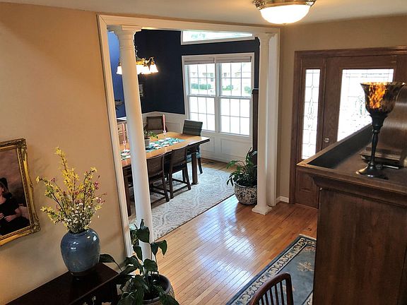 3rd image of 554 Windrowe Dr