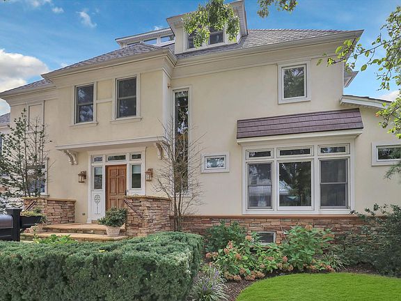 3rd image of 128 Hempstead Ave