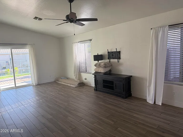 1438 E Cindy St — Photo 3