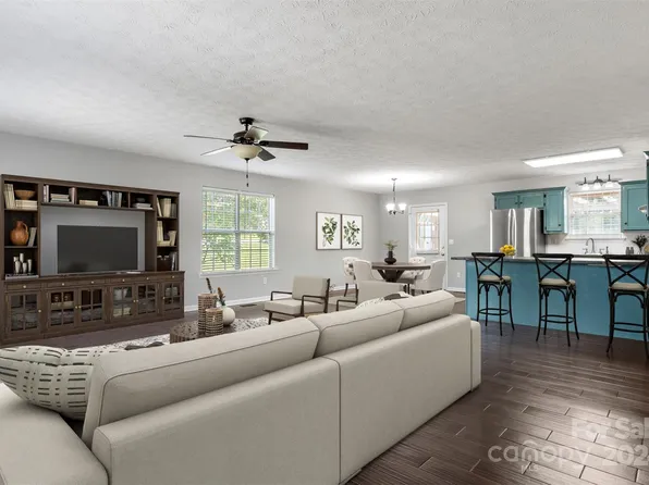 27 Montclair Ave, Granite Falls, NC 28630