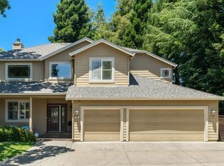 16 Quicksilver Ln, Napa, CA 94558